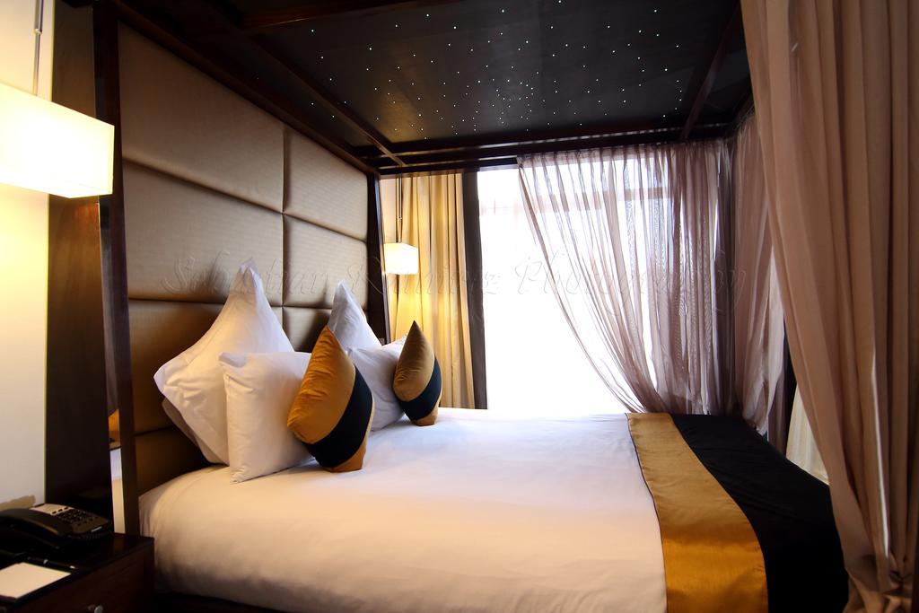 Four-Poster Suite,1274094781:JPEG